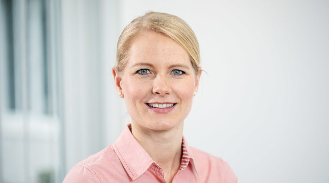 Mitarbeiterin im BSI (Quelle: Bundesamt für Sicherheit in der Informationstechnik / Fotograf Markus Feger) Mitarbeiterin im BSI