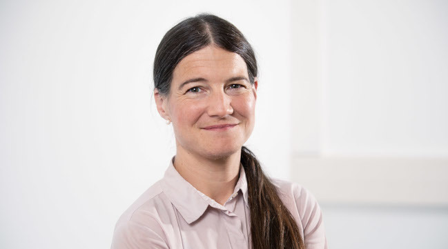 Mitarbeiterin im BSI (Quelle: Bundesamt für Sicherheit in der Informationstechnik / Fotograf Markus Feger) Mitarbeiterin im BSI