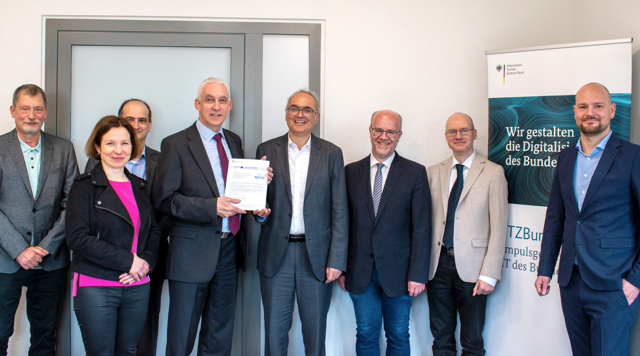 Vergabe IT-Sicherheitszertifikate secunet Security Networks AG erhält vier IT-Sicherheitszertifikate (Quelle: ITZBund) Vergabe IT-Sicherheitszertifikate secunet Security Networks AG erhält vier IT-Sicherheitszertifikate