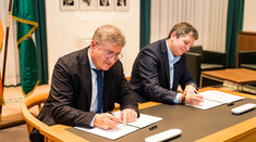 Claudia Plattner und Prof. Thomas Popp unterzeichnen Kooperationsvereinbarung (Quelle: Sächsische Staatskanzlei) Claudia Plattner und Prof. Thomas Popp unterzeichnen Kooperationsvereinbarung
