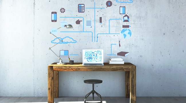 Schreitisch mit Laptop. Darüber die Skizze was alles in die Cloud übernommen werden kann. (Quelle: © Robert Kneschke / Fotolia.com) Schreitisch mit Laptop. Darüber die Skizze was alles in die Cloud übernommen werden kann.