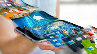 Smartphone mit vielen Apps in Schichten übereinander gelegt (Quelle: © sdecoret / Fotolia.com) Smartphone mit vielen Apps in Schichten übereinander gelegt