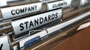 Registerordner mit verschiedenen Ordnern. Im Focus der Begriff Standards (Quelle: © Olivier Le Moal / Fotolia.com) Registerordner mit verschiedenen Ordnern. Im Focus der Begriff Standards